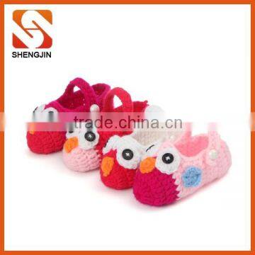 Yiwu cheap cutie chick crochet baby booties