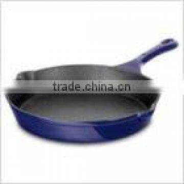 cast iron saucepan