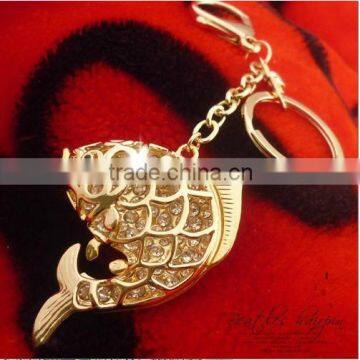 Real Fish Shape Hollow key chain Alloy Encrusted With Pave Setting Crystal Big Penndants keychain Choker