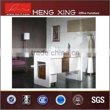 2015 New design Color Blocking cheap computer desk price white hign gloss computer desk table