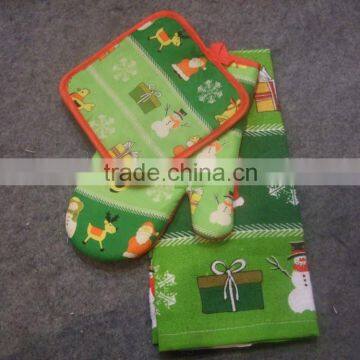 Christmas printed kitchen gloves and tea towel set