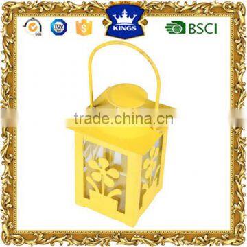 Garden decoration Mini yellow metal candle lantern with flower