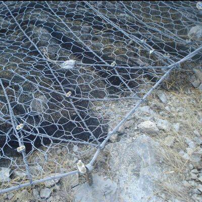 China Supplier Hr System with High-strength Steel Wire Mesh Rockfall Netting for Slope Protection