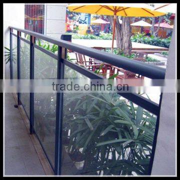 Framed glass balustrade for building