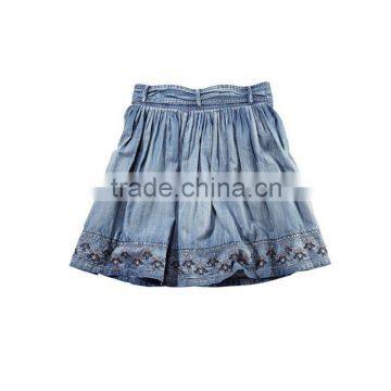 2015 Embroidery girls in short skirt