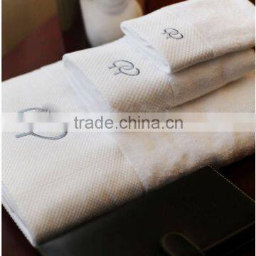 Promotional OEM supply brand name towels for hotel