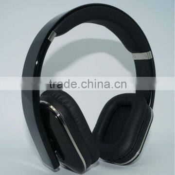 Black wireless foldable bluetooth stereo headphone