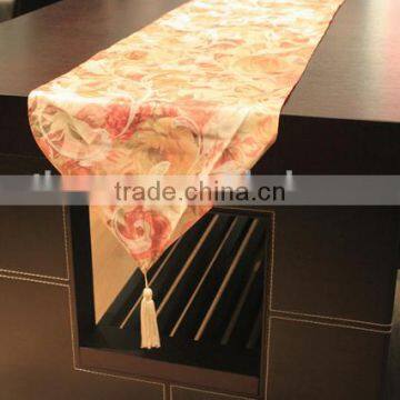 Colored dining heat-resistant Table Runner With Tassels