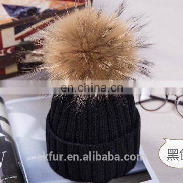 Factory wholesale knitted real raccoon fur pom pom hats for women