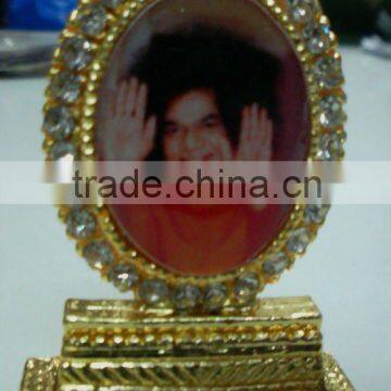 Metal Religious Car Stand with Diamond