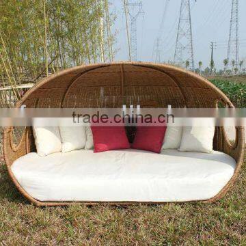 rattan round shape price of sofa cum bed/ daybed with canopy