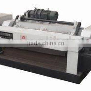 CNC veneer peeling machine