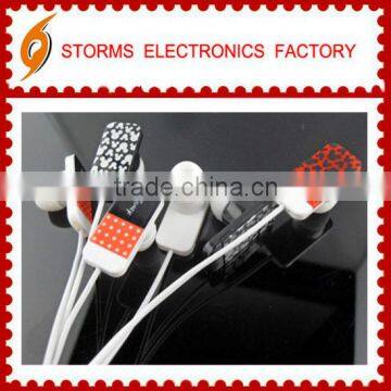 Fashional design newest color plastic earbud shantou manufacture