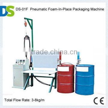 Thermal insulation pipe foam machine