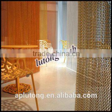 Hanging room chain link partition design