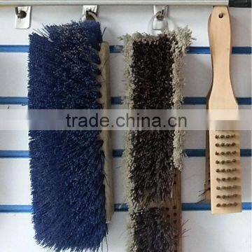 Household cleaning brush