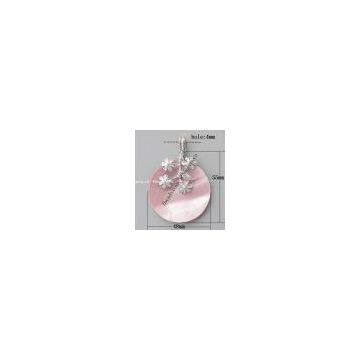 shell jewelry pendant