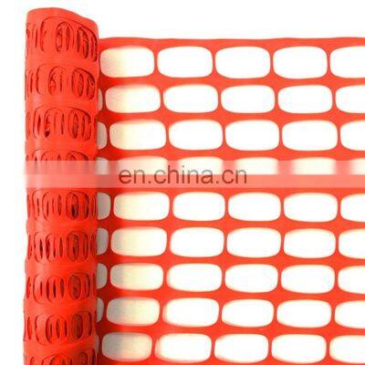 Highly visible hdpe portable retractable plastic roadside guardrail