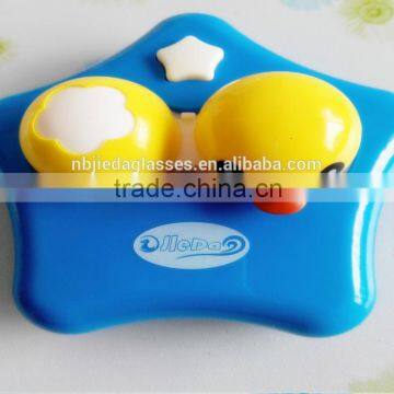 designer contact lens case cleaning