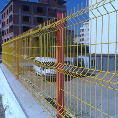 Easily Assembled 3D Panel Fence Curved Welded Wire Mesh Fence for Heavy-Duty Applications photo-4
