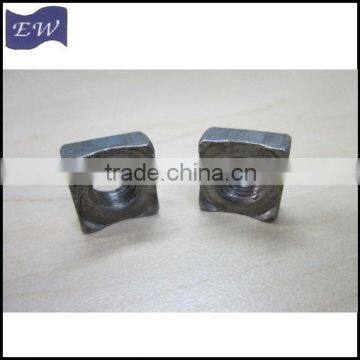 High Quality Carbon Steel Square Weld Nut m6 (DIN928)