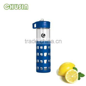 Popular glass water bottle with silicone sleeve hand straw and silicone sleeve