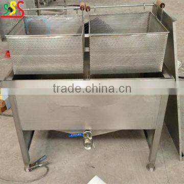 Electric heating water and oil mixing frying machine with two frying basket