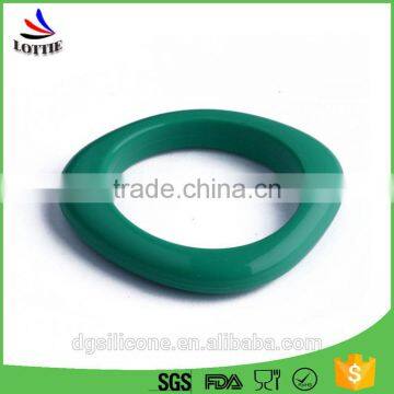 China Manufacturer BPA Free Silicone Wristbands 100% Food Grade Silicone Wrist Band photo-2
