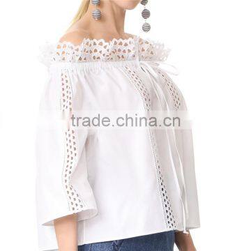 2017 OEM Semi-sheer Loose Off-shoulder Neckline London Lace Blouse photo-3