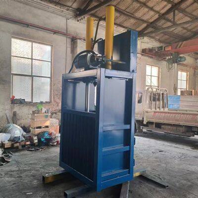 Новая полуавтоматическая вертикальная гидравлическая упаковочная машина для сжатия шин, а также для картонных коробок, бутылок, банок, пленочных пакетов, одежды и кейсов photo-3