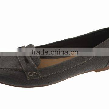 Tumbled PU ladies office shoes flat grey color