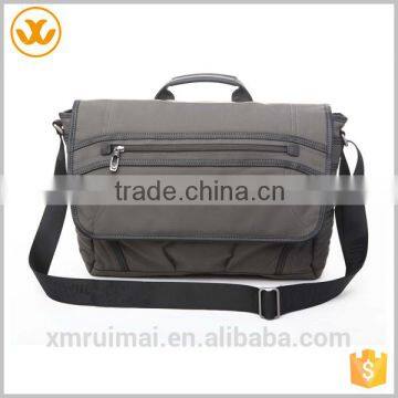 Hot Selling Urltralight Outdoor Waterproof pu Mens Messenger Bag