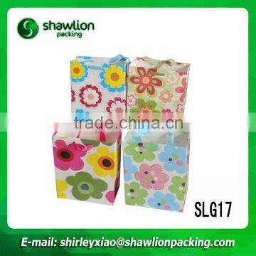 2015 new Popular printing small gift paper bag with flower