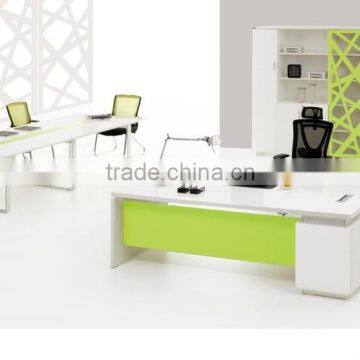 Smart design combine color bright green and white executive office table and chair (FOH-ED-M2420)