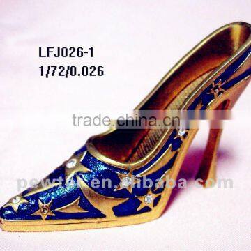 Beautiful high heel metal jewerly box