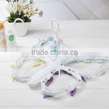 Creative Butterfly Shape Plastic Shocks Hanger With 24 Clips photo-2