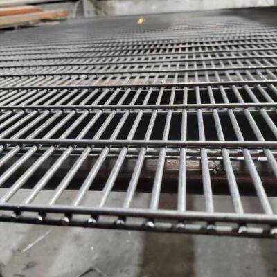 Double Wire Mesh Fence avec une taille de maille de 50mm x 200mm pour une haute sécurité