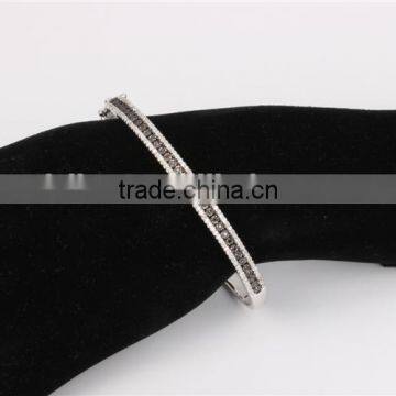 Gold Diamond Bracelet Jewelry photo-4