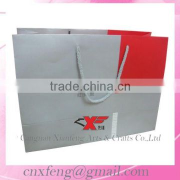 2016 Fashion gray and red printed paper bag in Cangnan