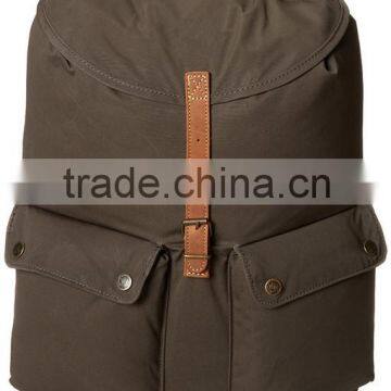 Simple daypack with webbing shoulder straps, 2 bellow pockets on front