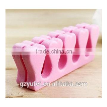 Comfortable gel toe separator for manicure