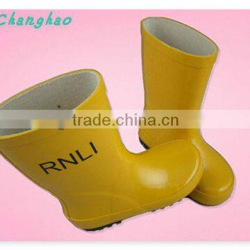 New style kids black letters printing yellow summer boots