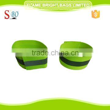 Reflective adjustable elastic protective roadway safety wrist strap