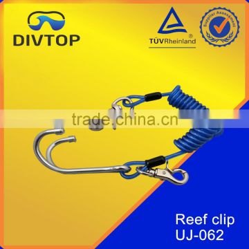 Heavy duty reef hook for diving clip