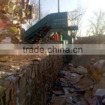 Hydraulic Waste Paper Cardboard Plastic Baler With Conveyor photo-3