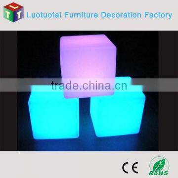 Battery Powered Long Working Time RGB Color LED Cubic Seat