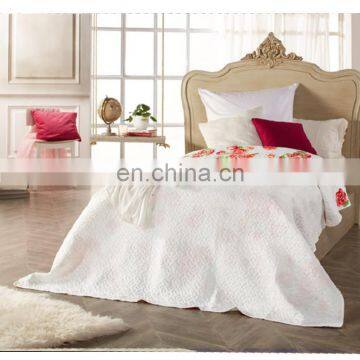 Comfortable printed design luxury style bedspread fabric