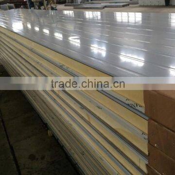 Polyurethane sandwich panel for cold storage room