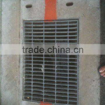 Galvanized trench grating