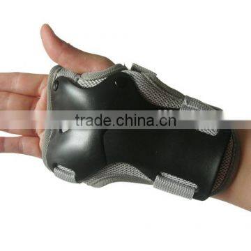 Wrist Palm Safety Gear WRIST GUARDS For Roller Derby Skateboard photo-4
